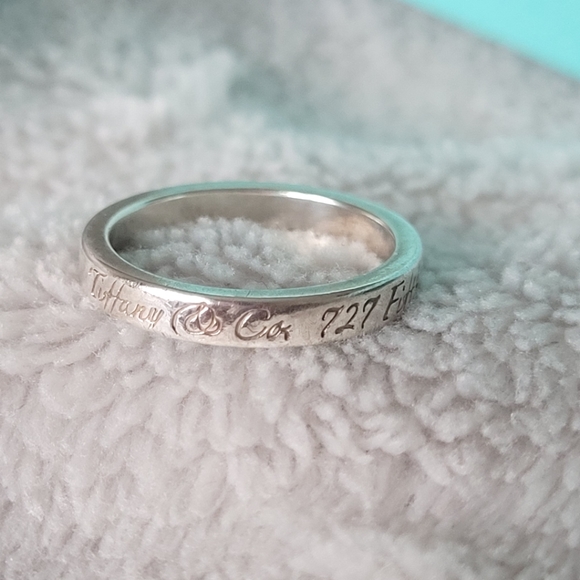 Tiffany & Co Notes 727 Fifth Ave, Narrow, Ring - Picture 2 of 4